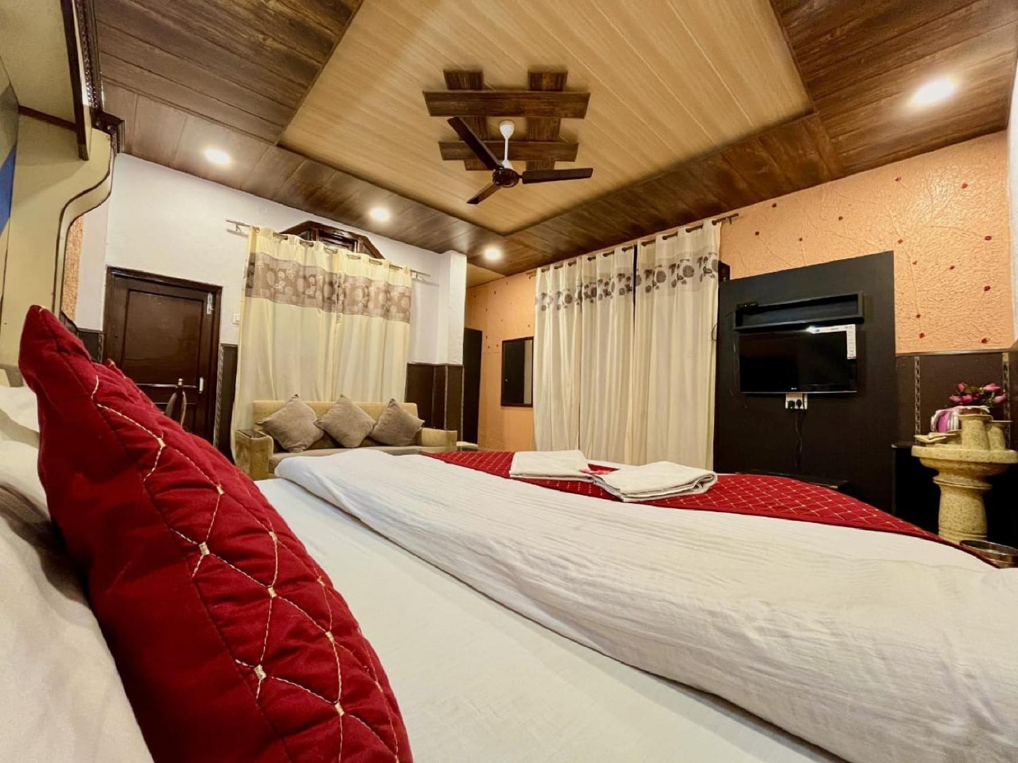 Sparkle Star Resort Khajjiar Ngoại thất bức ảnh